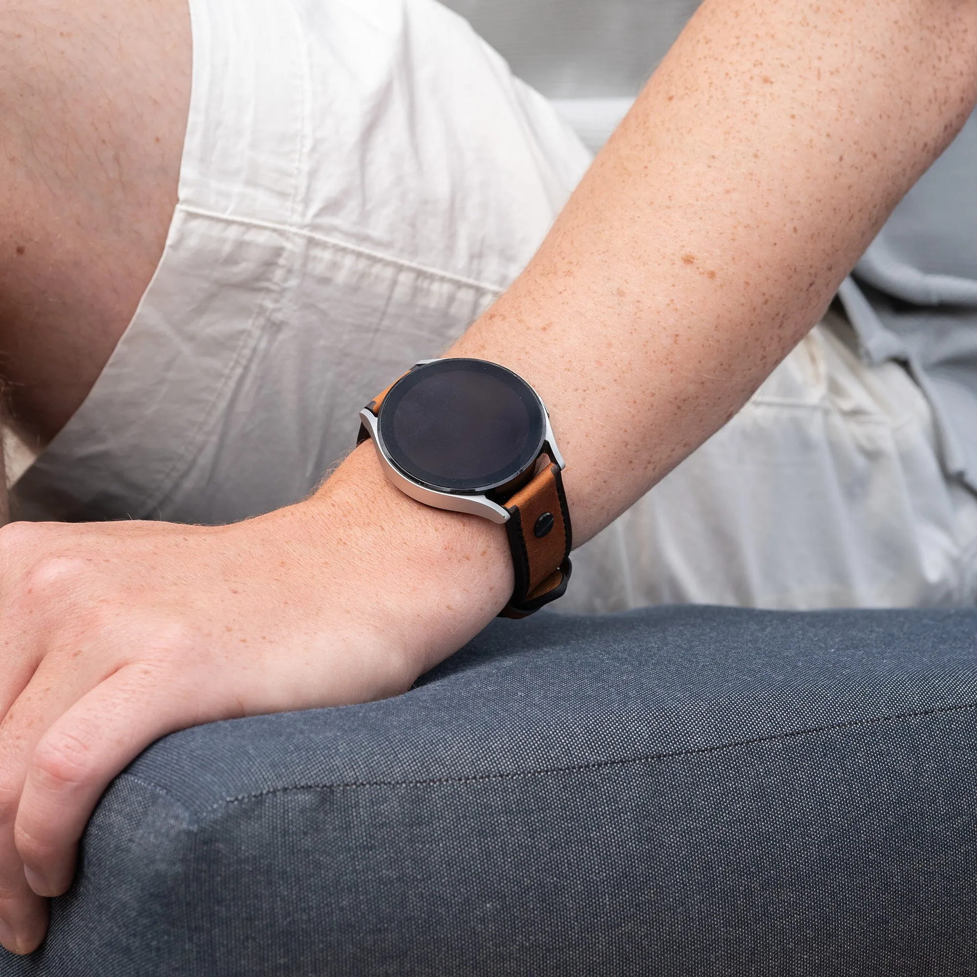 20mm Universal Leather Strap with Screw (Dark Brown)