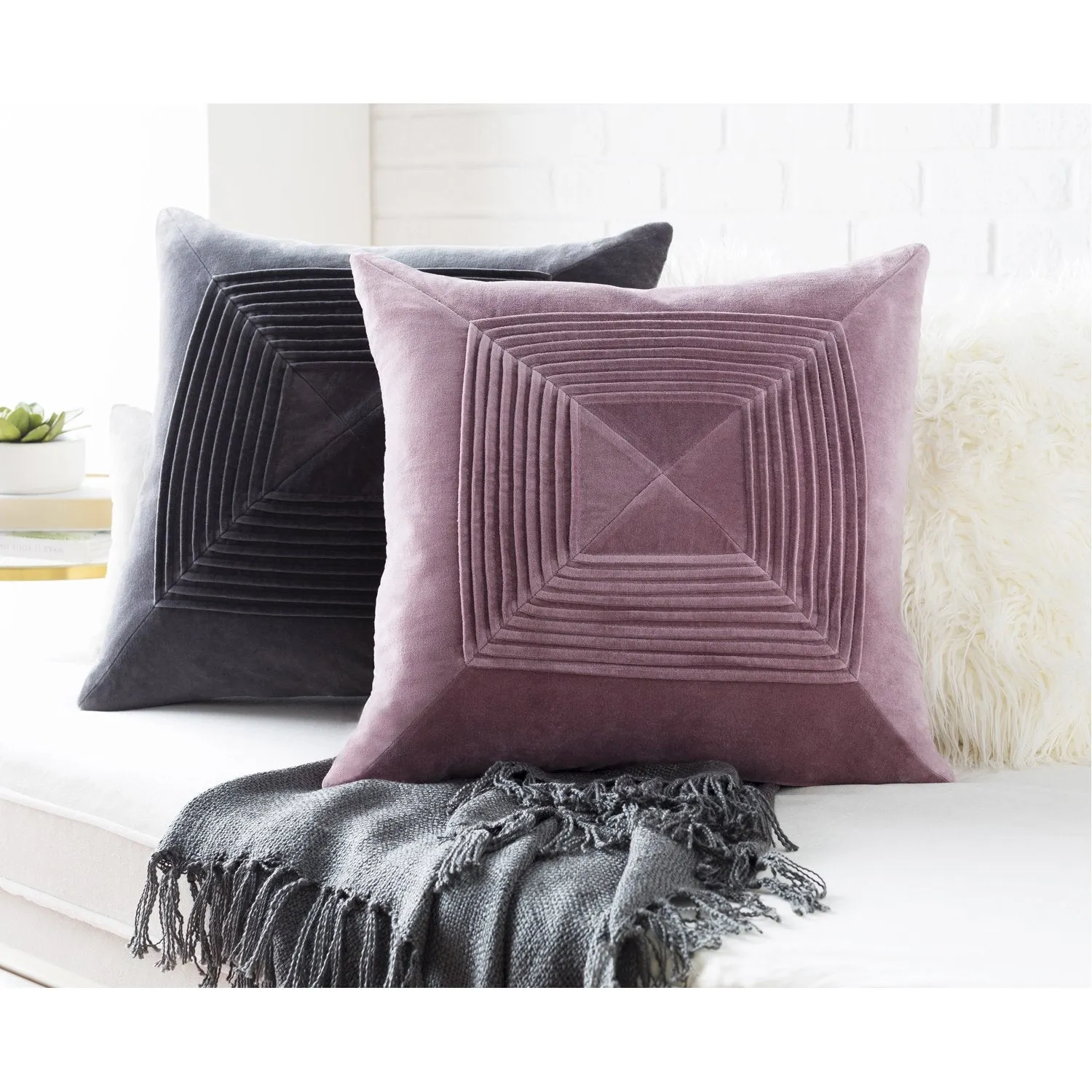 Akira Velvet Pillow in Mauve