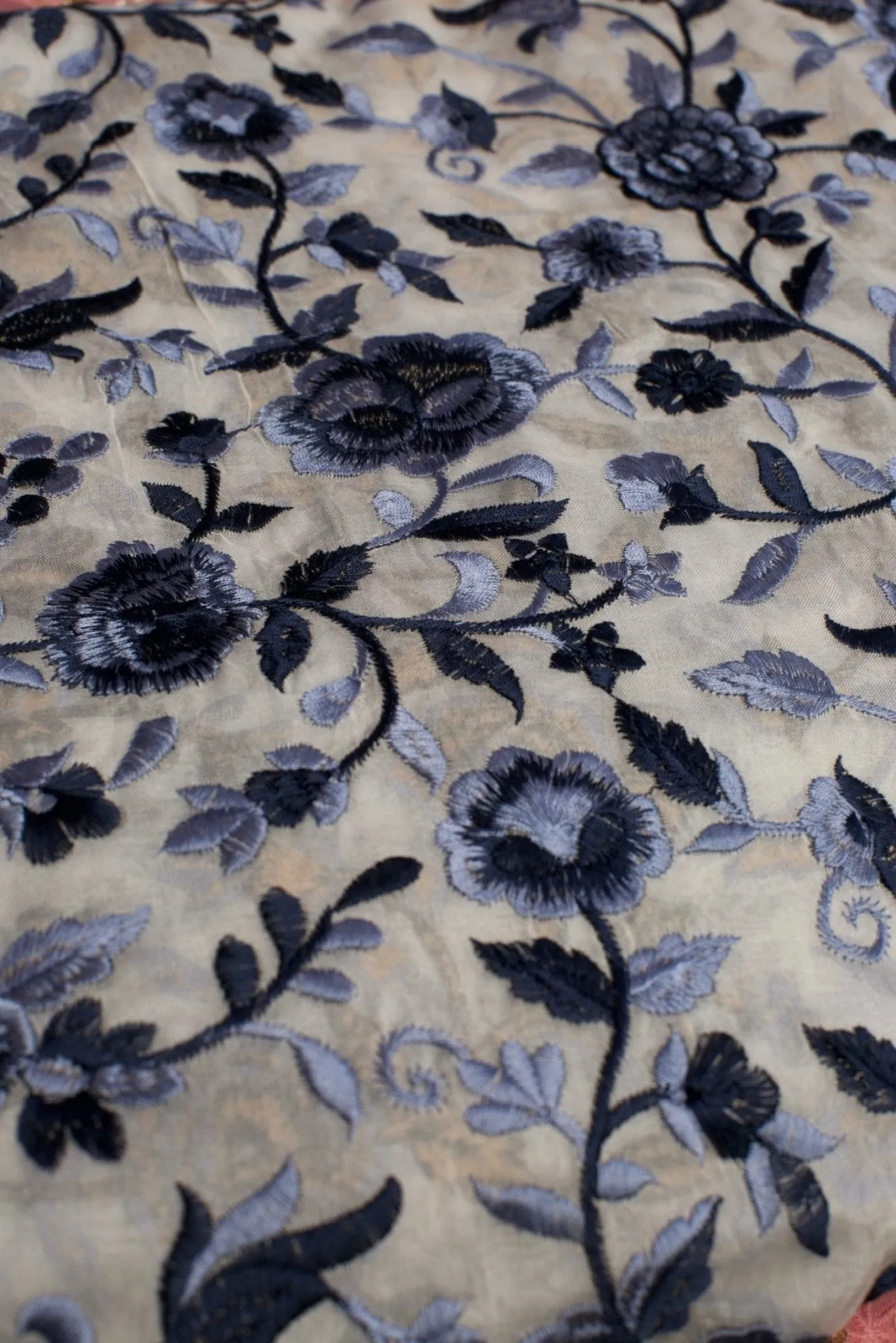 BLUE FLOWER EMBROIDERED SILK B32-8