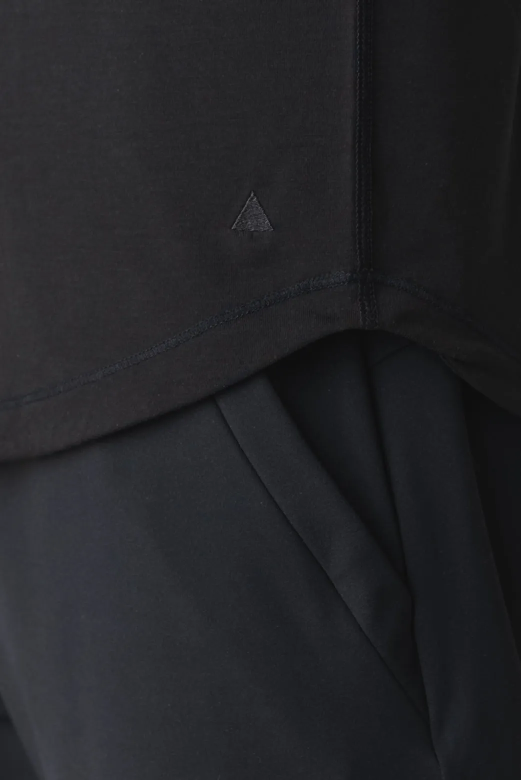 Vitality Adapt Long Sleeve - Midnight